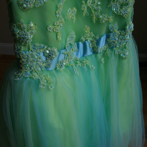 Price Reduced! Jovani Mermaid Gown - Picture 5 of 8
